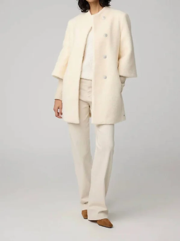 Act Now Mariah Sherpa Coat In Powder