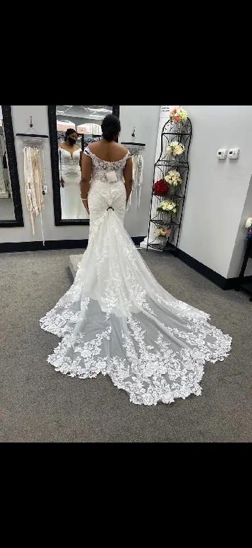 Seasonal Clearance David's Bridal