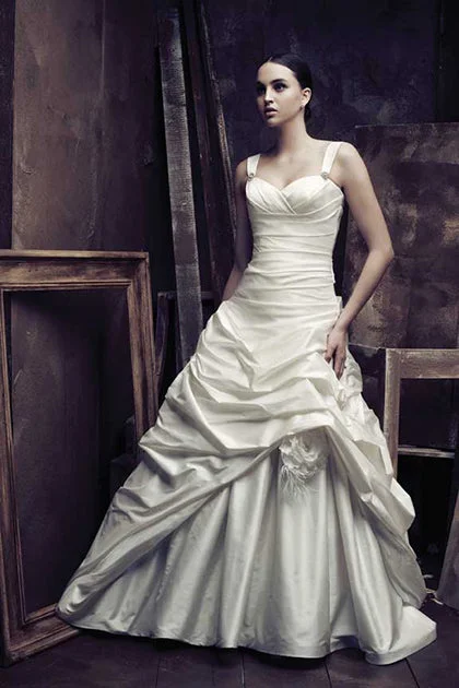 Final Clearance Paloma Blanca 4001