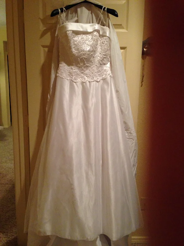 Midnight Sale David's Bridal Michaelangelo V8129