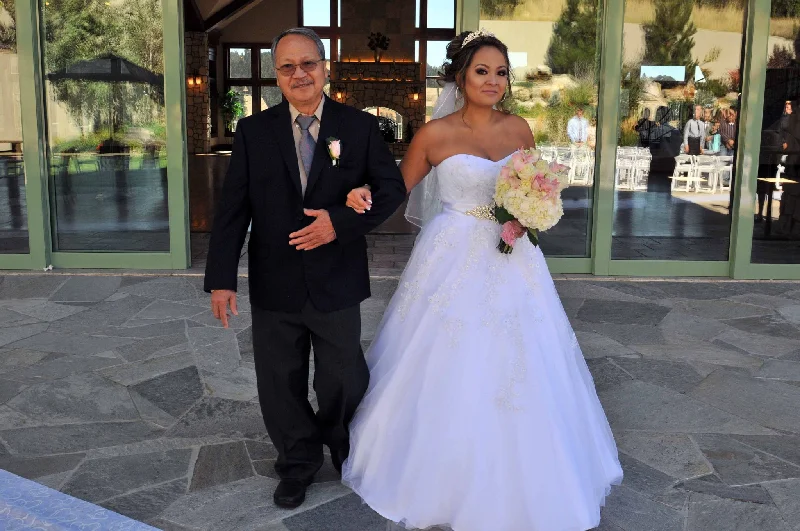 Don't Miss David's Bridal